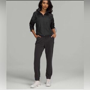 ⭐️Lululemon Lightweight Cropped Track Jacket Size 6 black